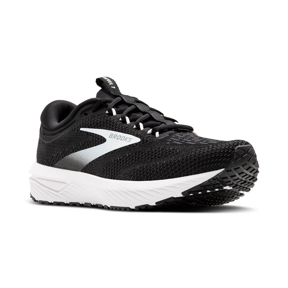 Brooks Revel 7